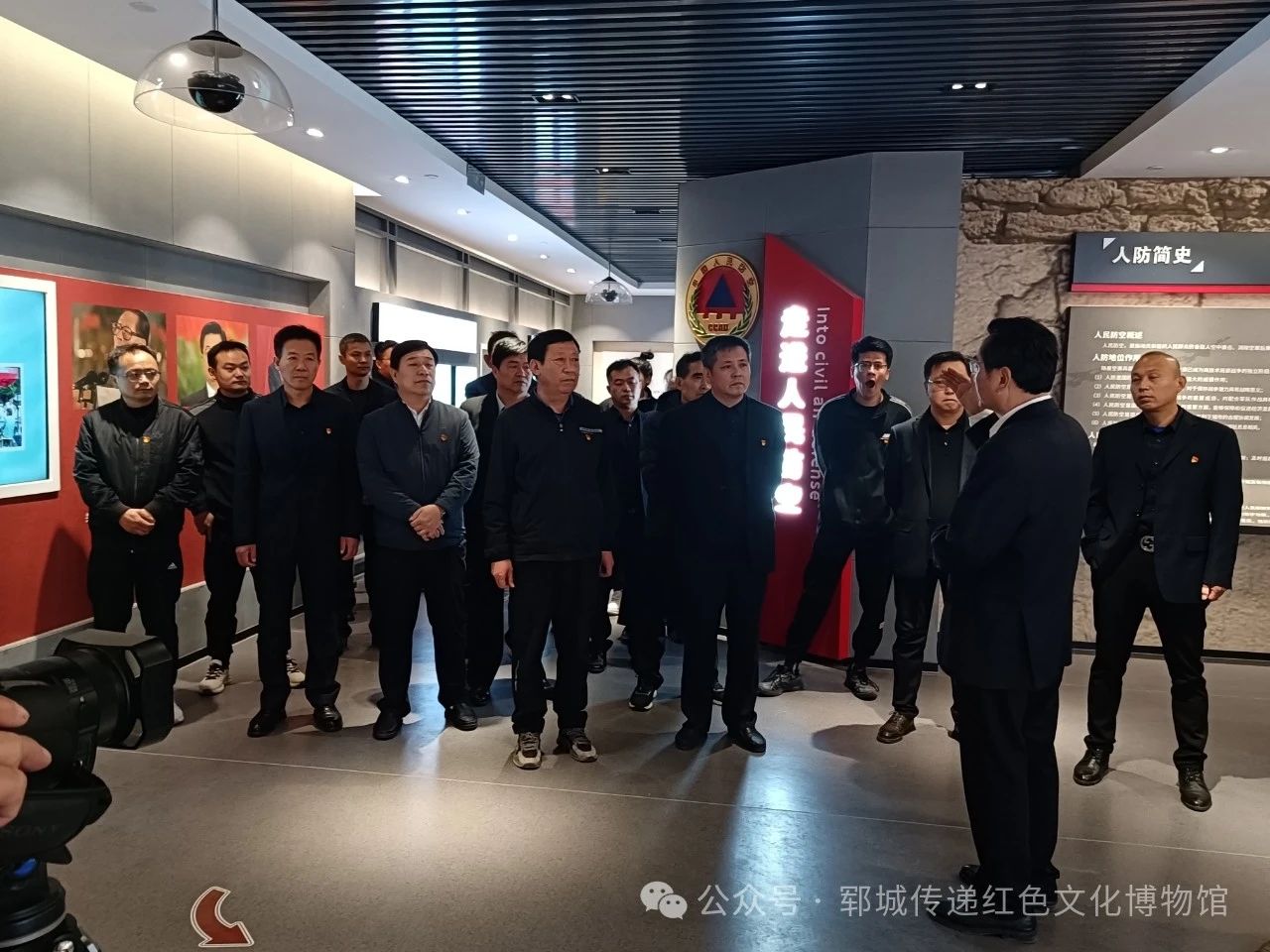 县文旅局和县新华书店联合举行主题党日活动